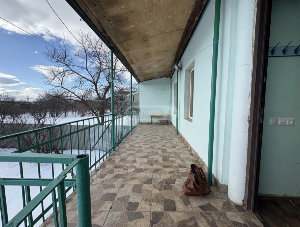 იყიდება 4 ოთახიანი აგარაკი საგარეჯოში